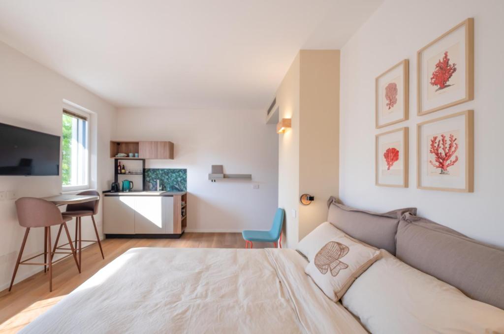 Plaza Lago di Garda Rooms - Rooftop, Lakeview & Jacuzzi - 部分湖景豪华双人间 - 带阳台