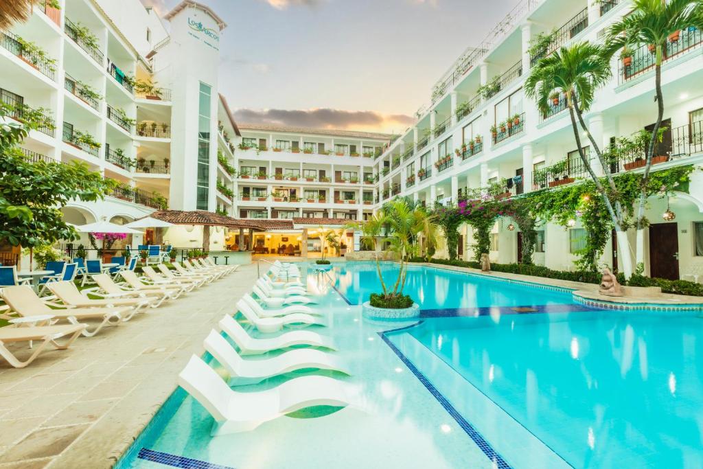 Bazén v ubytování Playa Los Arcos Hotel Beach Resort & Spa nebo v jeho okolí