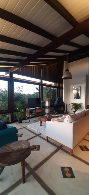  Casa com vista de cinema no morro da ferrugem