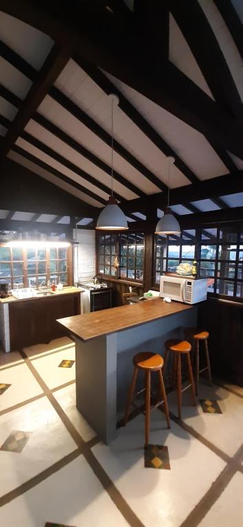  Casa com vista de cinema no morro da ferrugem