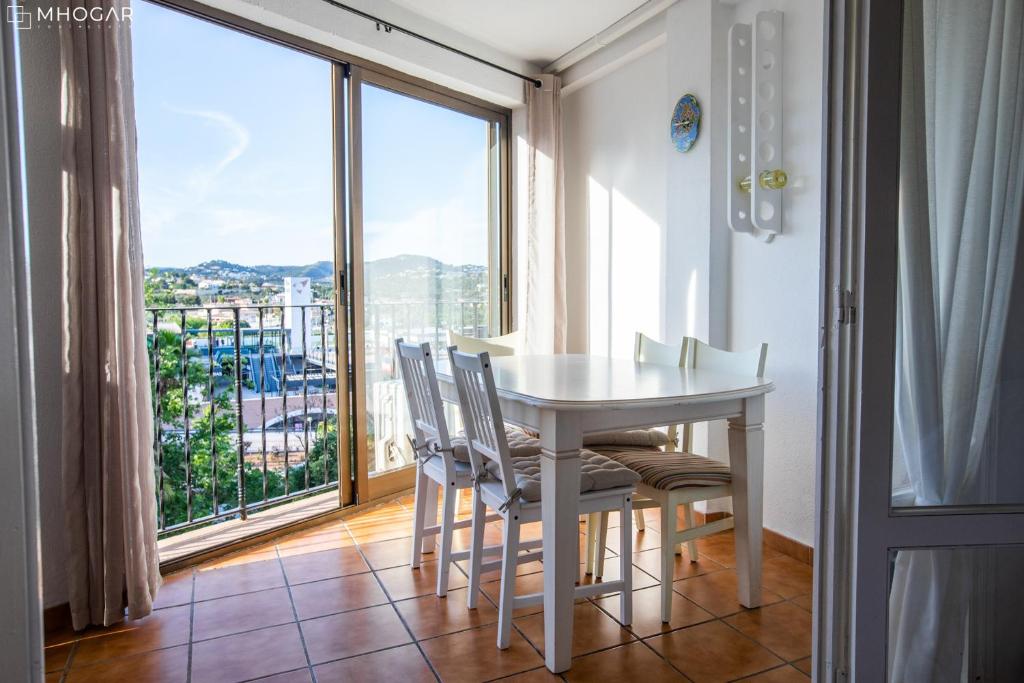 Calpe cozy apartment with the mountain view 5 min to the beach