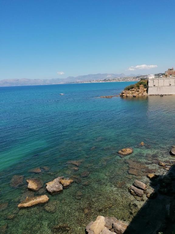 Case Vacanze Azzurra, Loredana e Trinacria - Appartement Avec Balcon