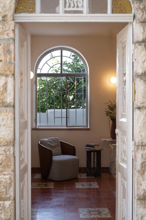 Posezení v ubytování Khan Ein Karem Boutique Hotel