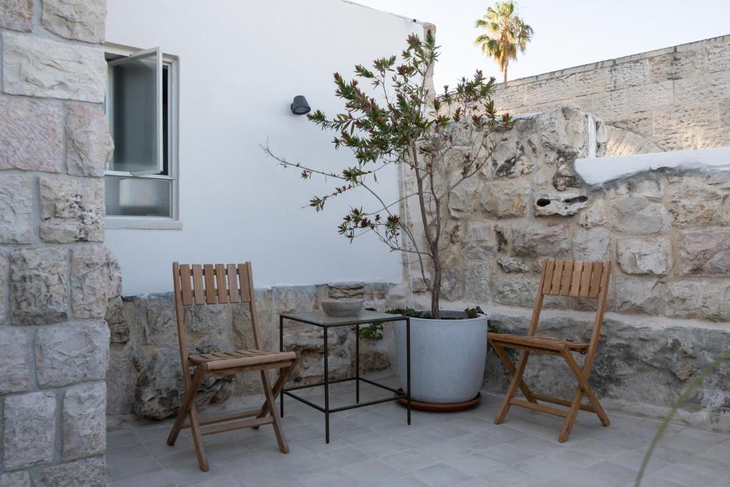 Patio nebo venkovní prostory v ubytování Khan Ein Karem Boutique Hotel