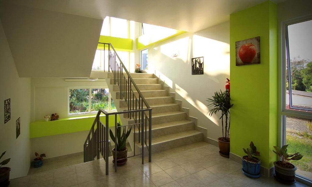 Shyne Place - Resim 15