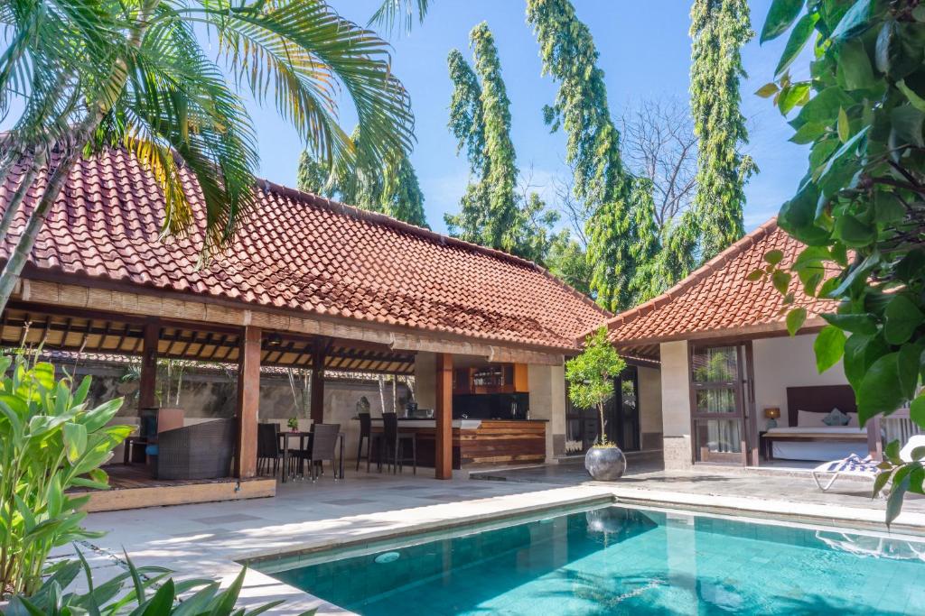 Bazén v ubytování Gili Villas nebo v jeho okolí
