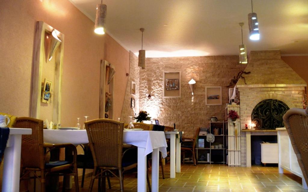 Posedenie v ubytovaní Apartment in Trogir with Seaview, Terrace, Air condition, WIFI (4655-2)