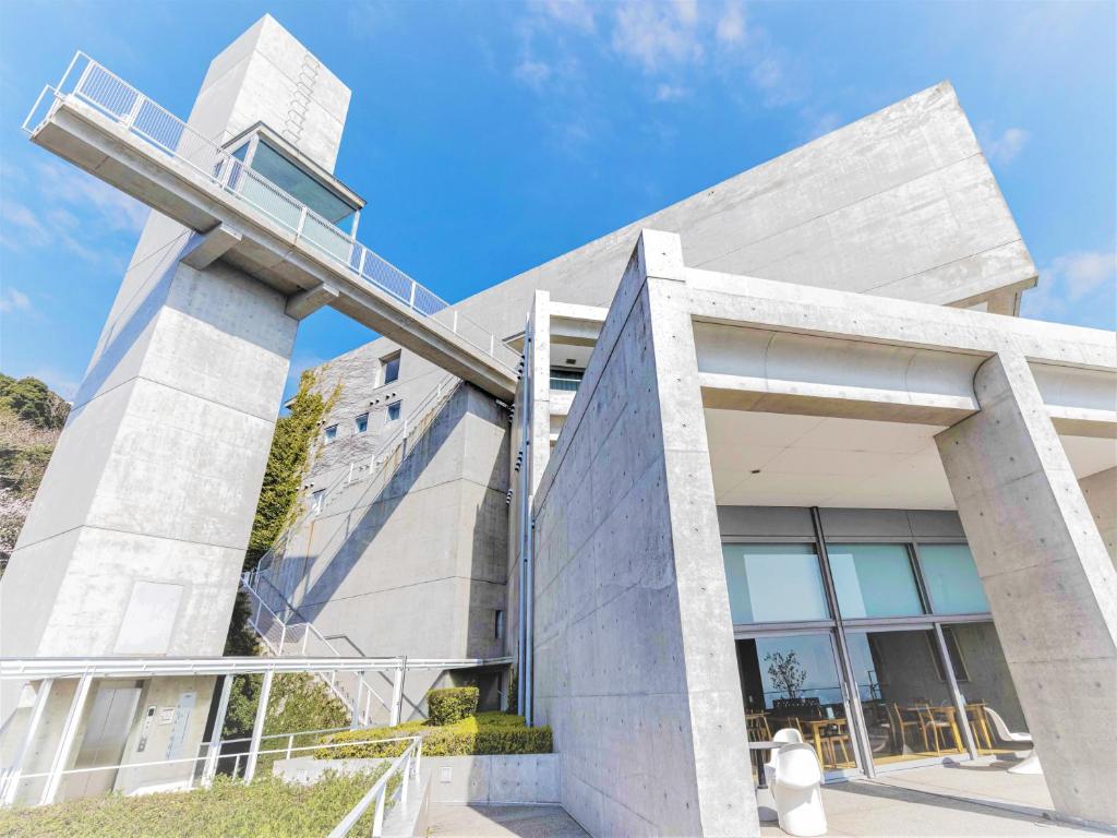 uma vista exterior de um edifício em TOTO Seawind Awaji em Awaji