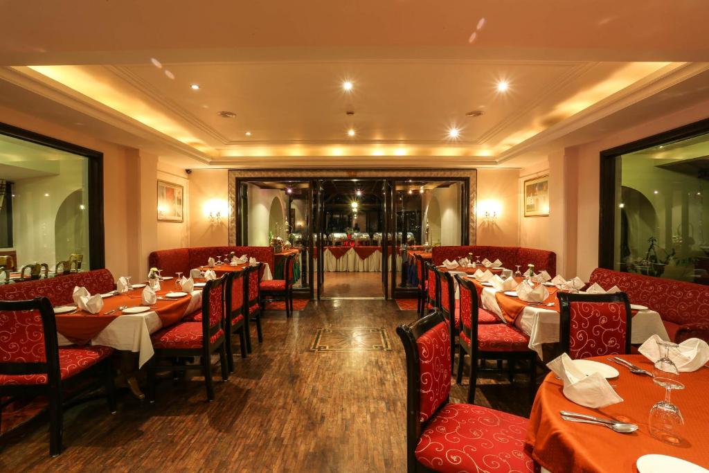 Restaurace v ubytování Grand Hotel Kathmandu