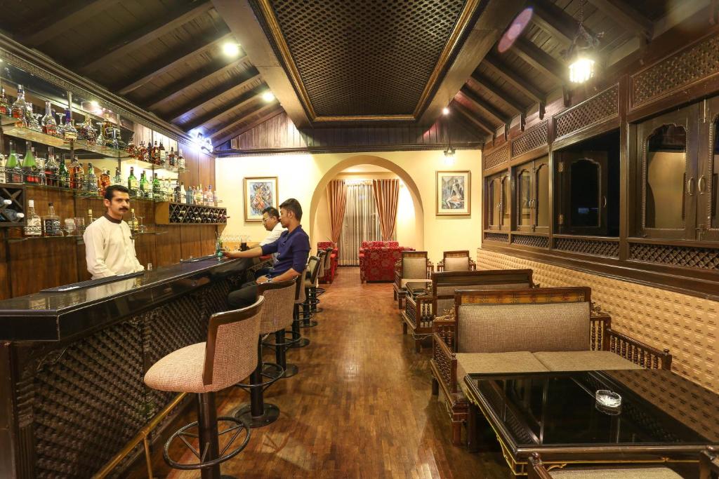 Lounge nebo bar v ubytování Grand Hotel Kathmandu