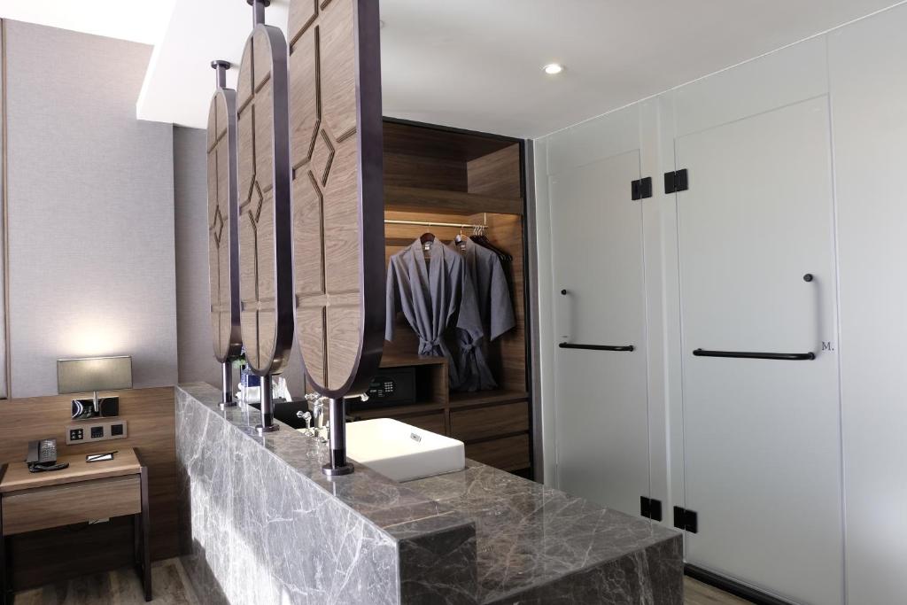 Ayathorn Bangkok - 13