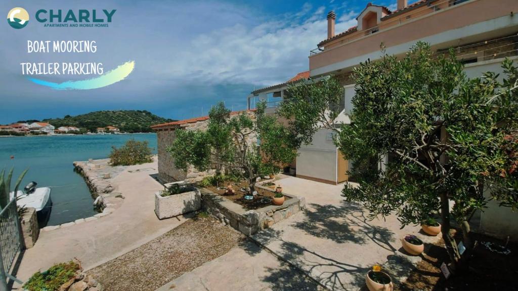 Apartment Charly, Betina (updated prices 2024)