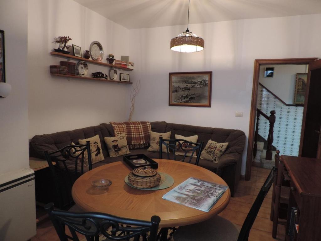 Posedenie v ubytovaní CASA GONDAR