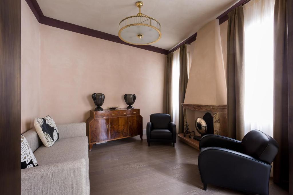 Posezení v ubytování Liassidi Wellness Suites