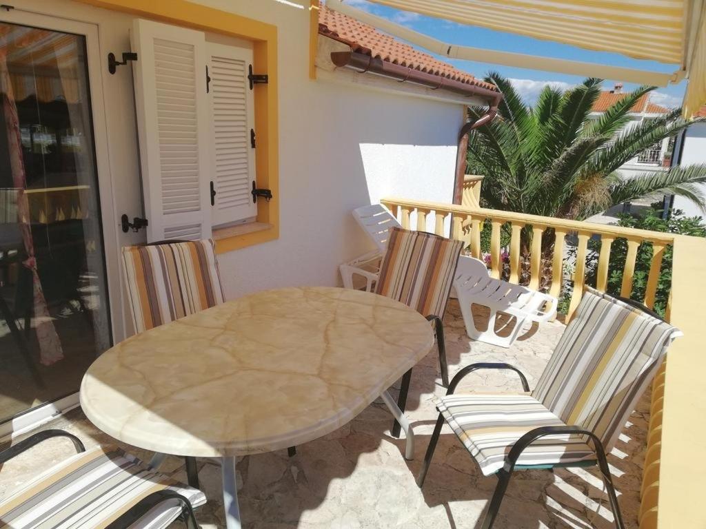 Balkón alebo terasa v ubytovaní Apartment (4776-2) in Vir