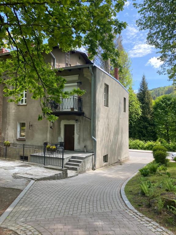 Budova, v ktorej sa apartmán nachádza