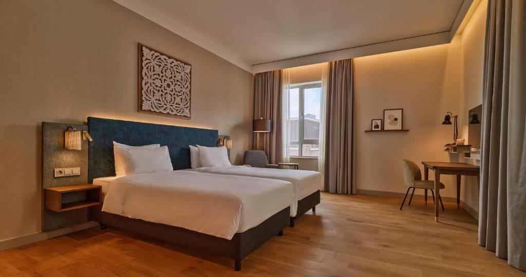 
Twin Room with Mobility Accessible Roll In Shower
