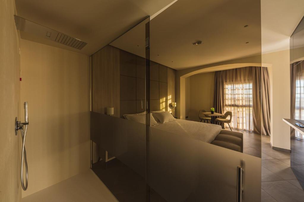 Koupelna v ubytování Salina Hotel