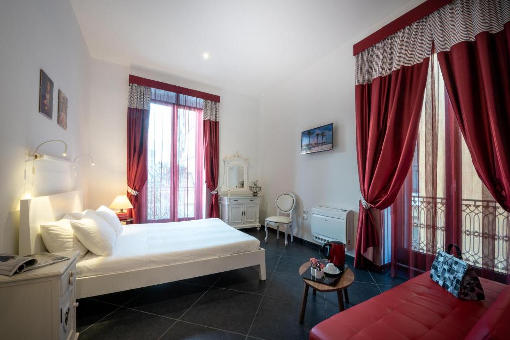 Maria Vittoria Charming Rooms and Apartments