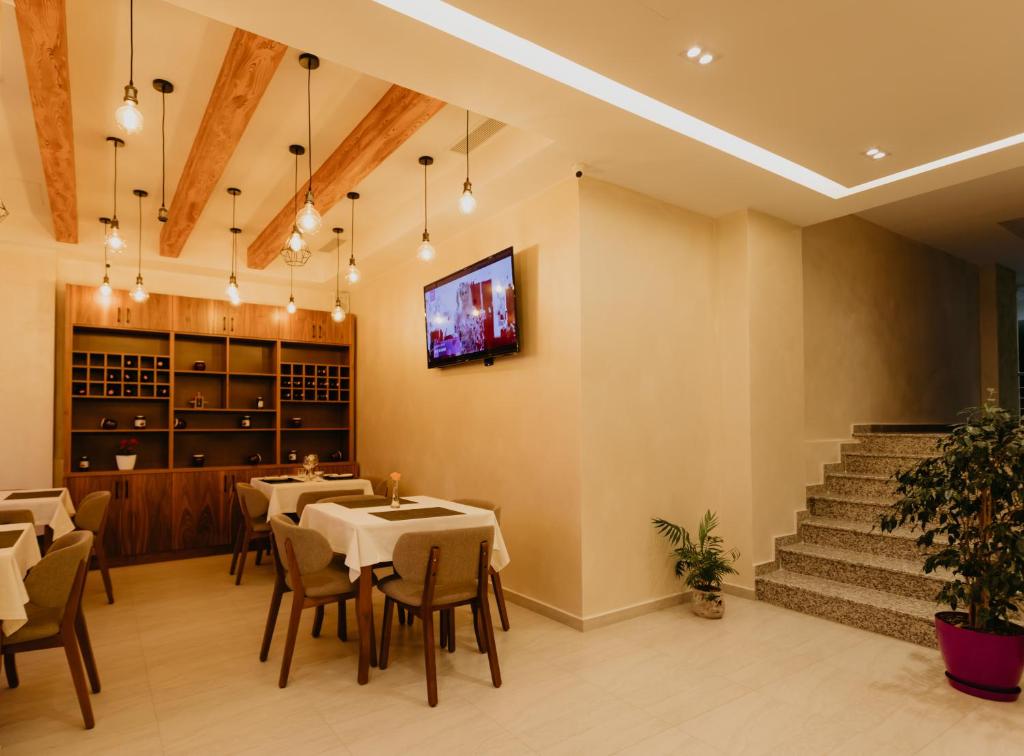 Hotel Miki - Image 3