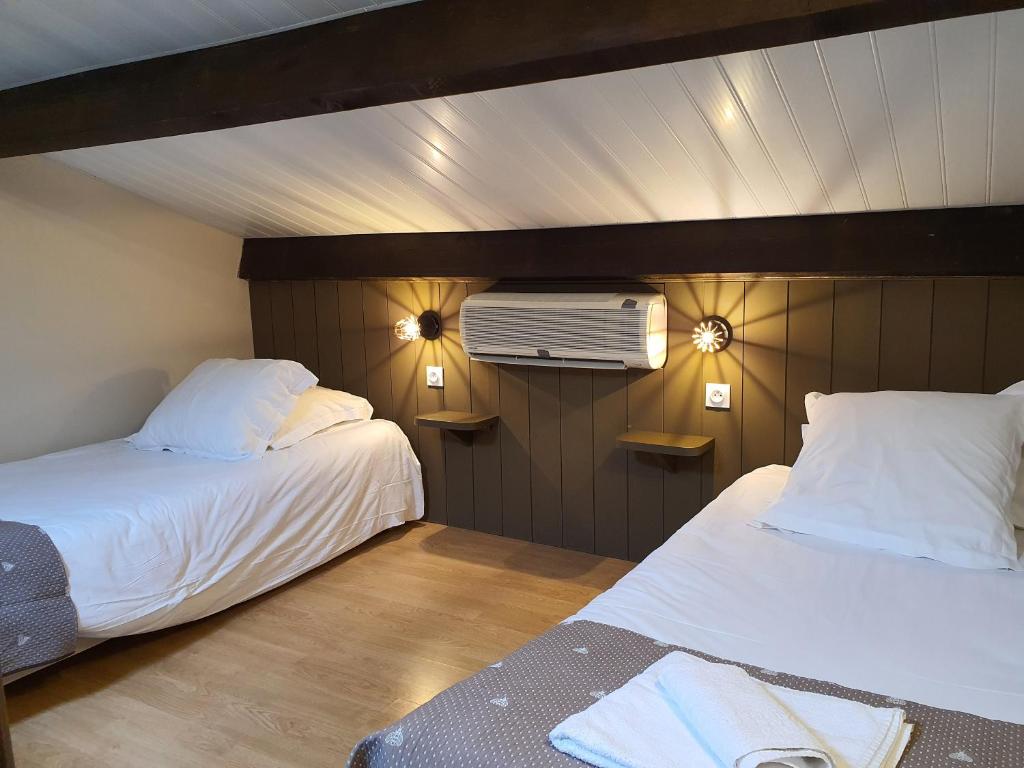 Logis Hôtel Restaurant L'Escarbille - Quadruple Room