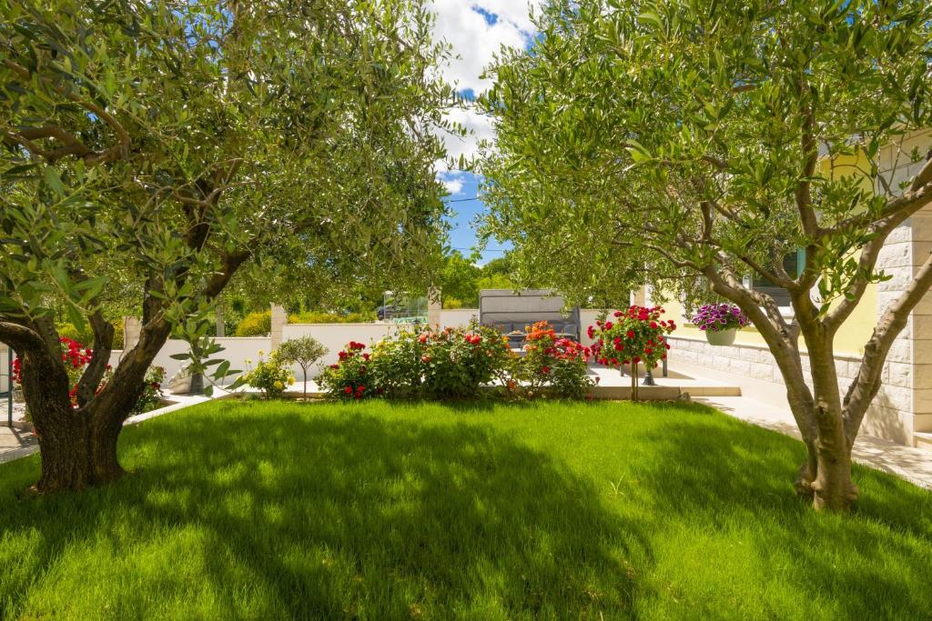 Zahrada ubytování Holiday Home Maslina