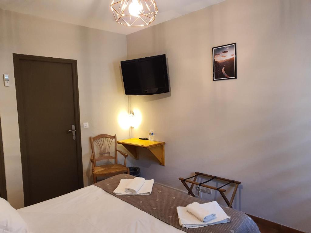 Logis Hôtel Restaurant L'Escarbille - Double Room