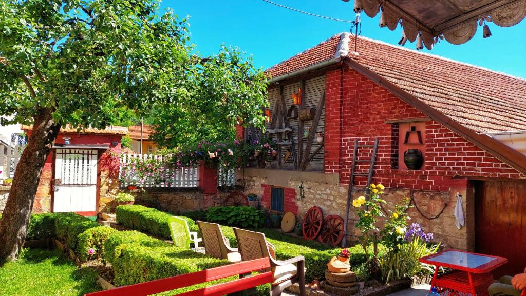 Zahrada ubytování Vila Milenovic Rajacke Pivnice