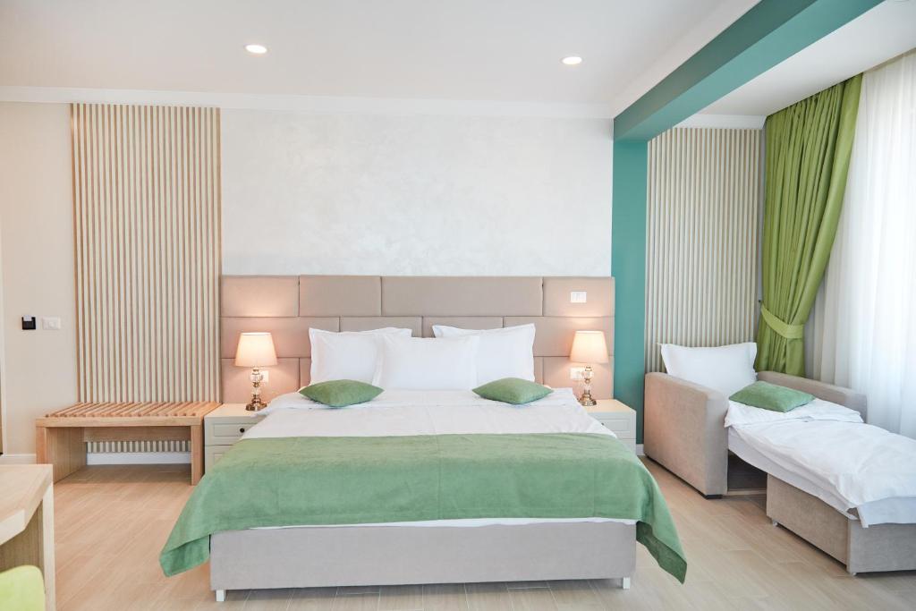 Hotel Azaleea Mamaia Nord - Deluxe Double Room With Balcony And Sea View