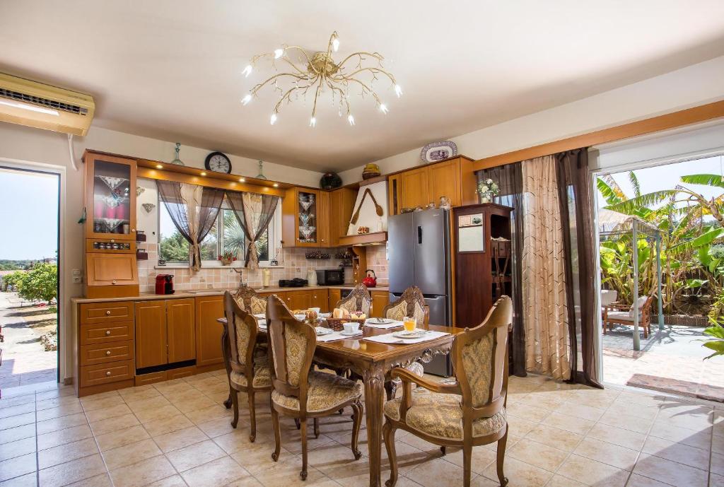Kuchnia lub aneks kuchenny w obiekcie Laylande House