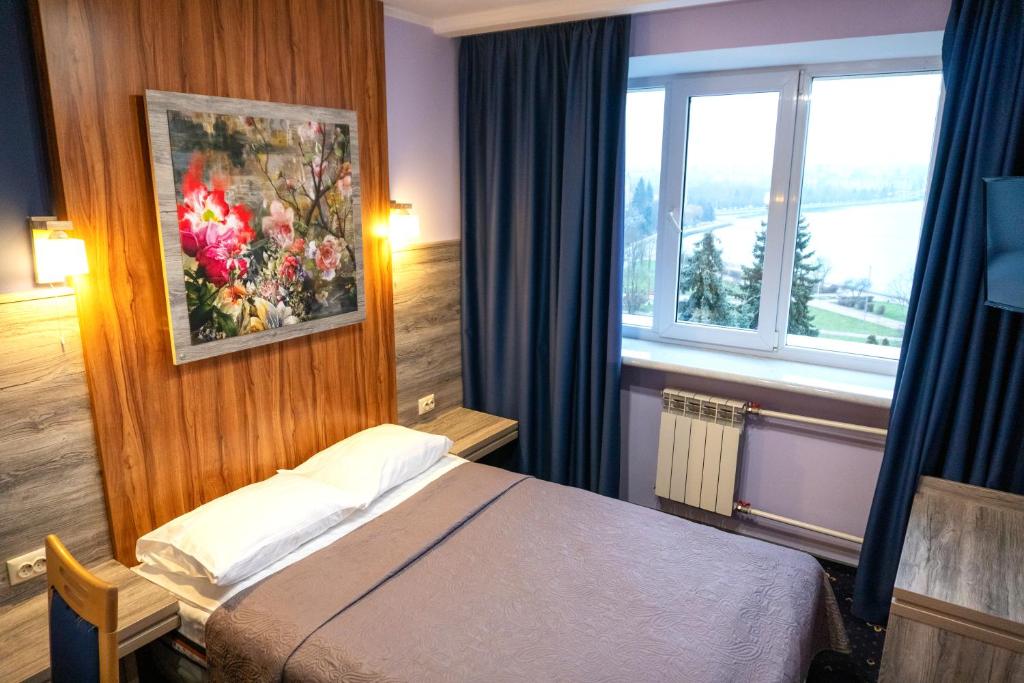 Hotel Ternopil - 湖景单人房