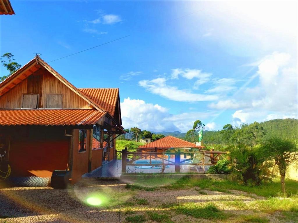  Rancho com Piscina na Serra Catarinense