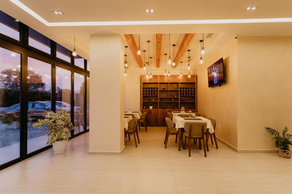 Hotel Miki - Image 2