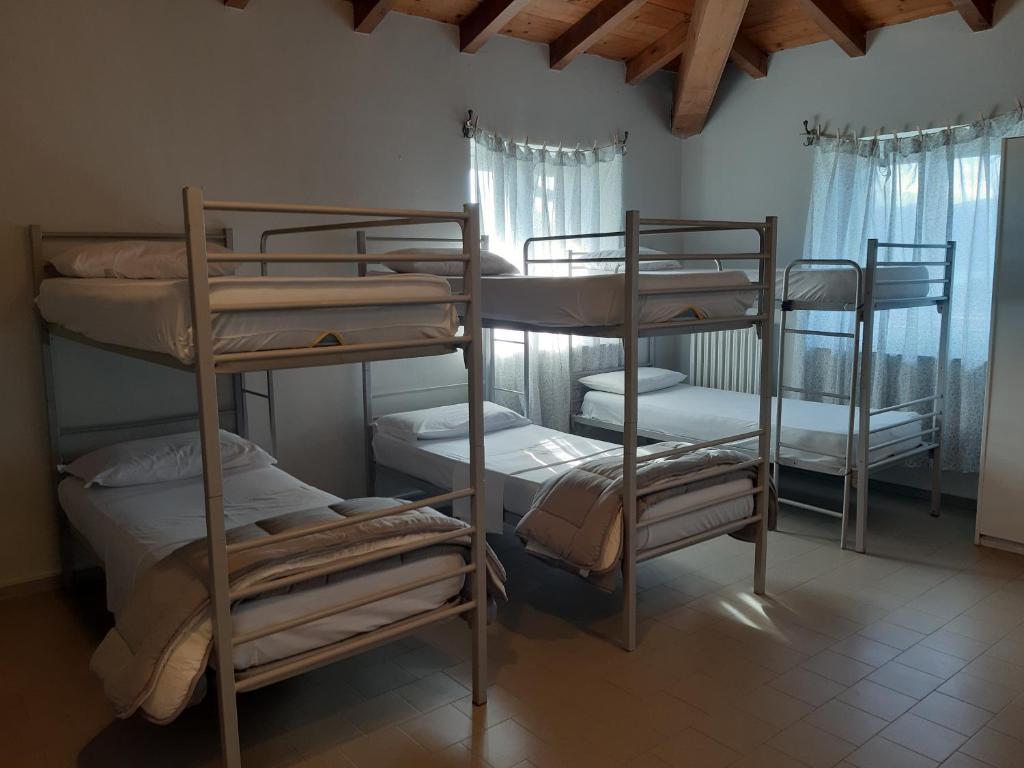 Ostello Verbania - Lit Simple Dans Dortoir Mixte