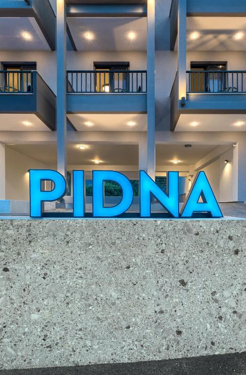 Certifikát, hodnocení, plakát nebo jiný dokument vystavený v ubytování Pidna