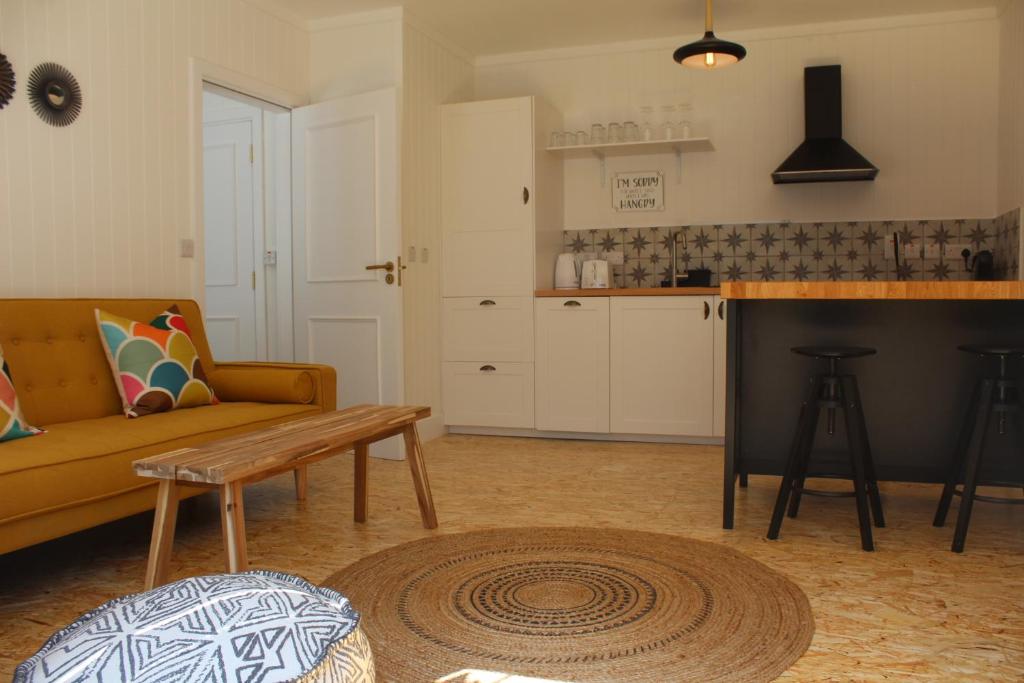 Kuchyň nebo kuchyňský kout v ubytování Macs Townhouse Dungarvan