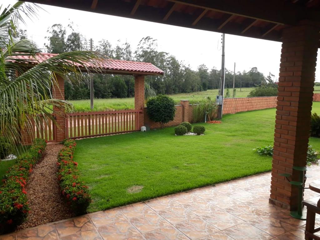  Casa de Campo com Piscina e Churrasqueira