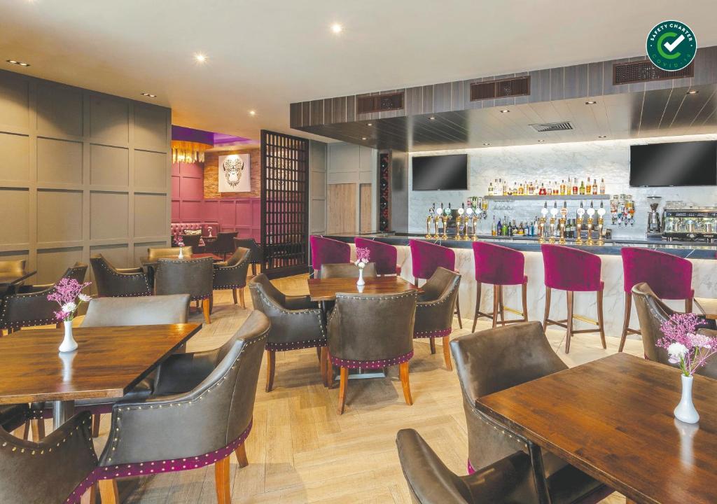 Lounge nebo bar v ubytování Athlone Springs Hotel