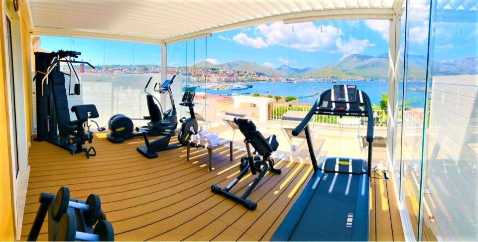 Fitness centrum a/nebo fitness zařízení v ubytování Hotel Gajeta