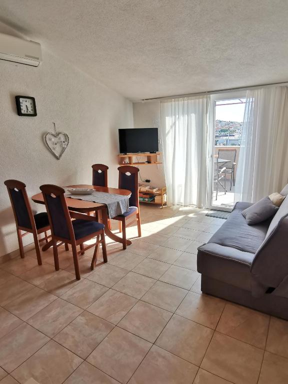 TV a/nebo společenská místnost v ubytování Apartment Hramina