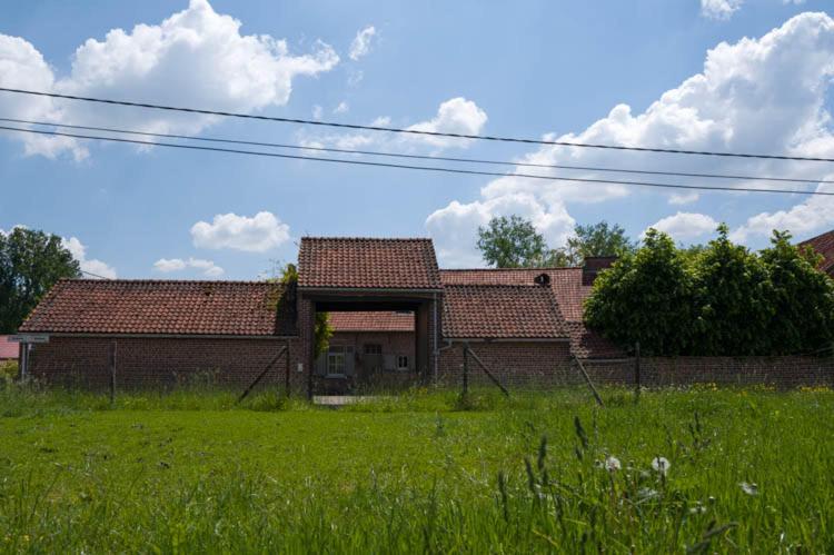 Budova, kde se vila nachází