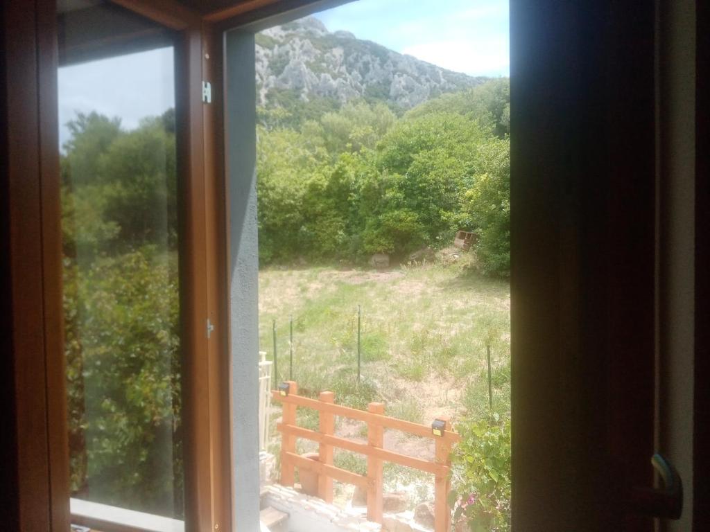 Nespecifikovaný výhled na hory nebo výhled na hory při pohledu z bed and breakfast