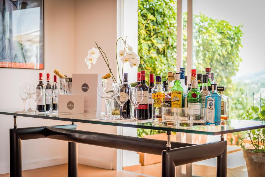 Molo Luxury Suites Puerto Banus italokat is kínál