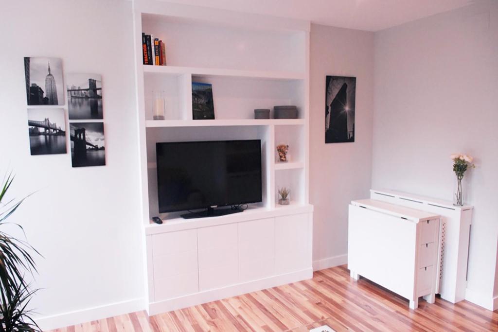 TV a/nebo společenská místnost v ubytování Silver Home