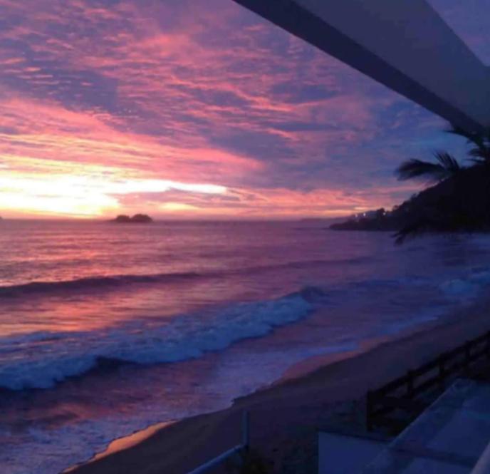  Casa de praia de Frente para o mar com Piscina