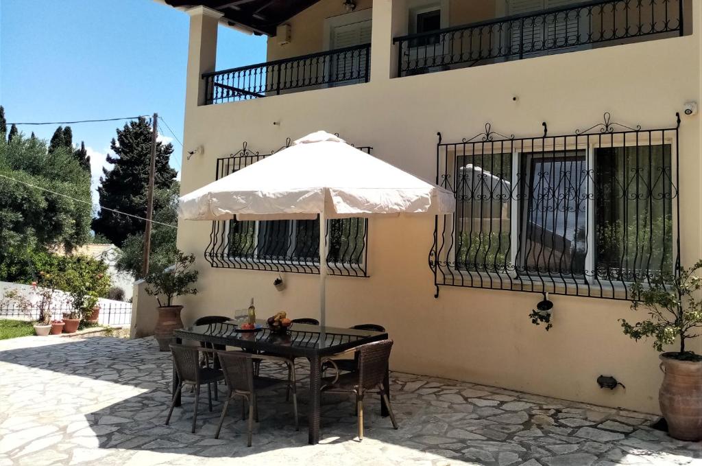 Balkón nebo terasa v ubytování Lemoni Corfu House