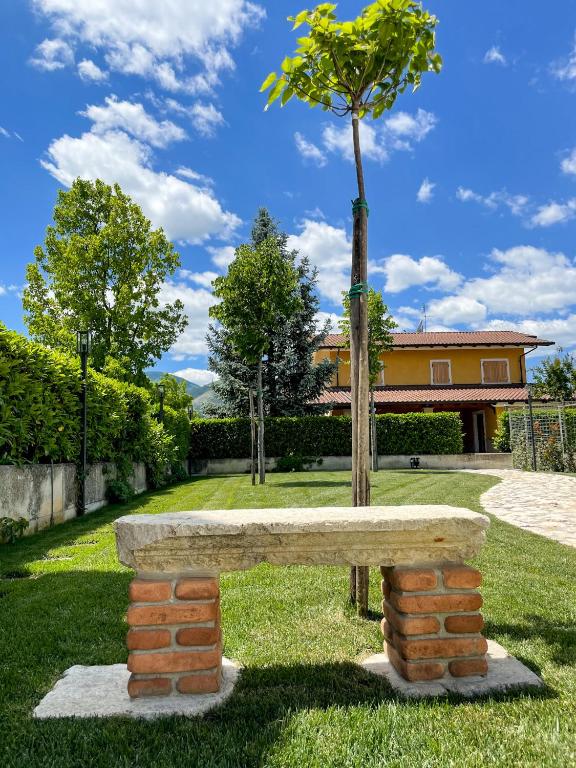 A garden outside Casa Rurale Faraone