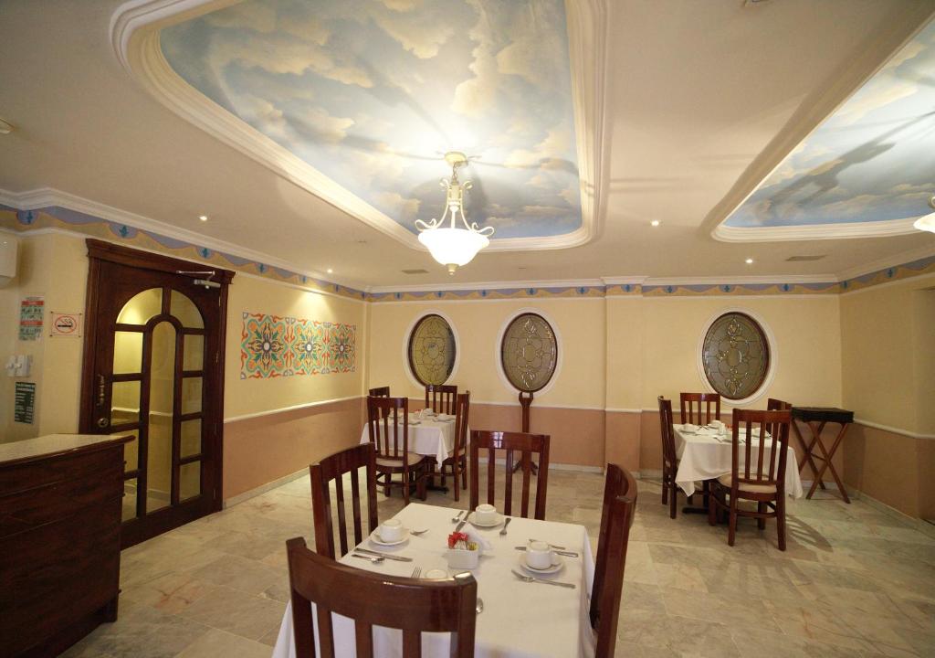 Restaurace v ubytování Hotel Francis Drake