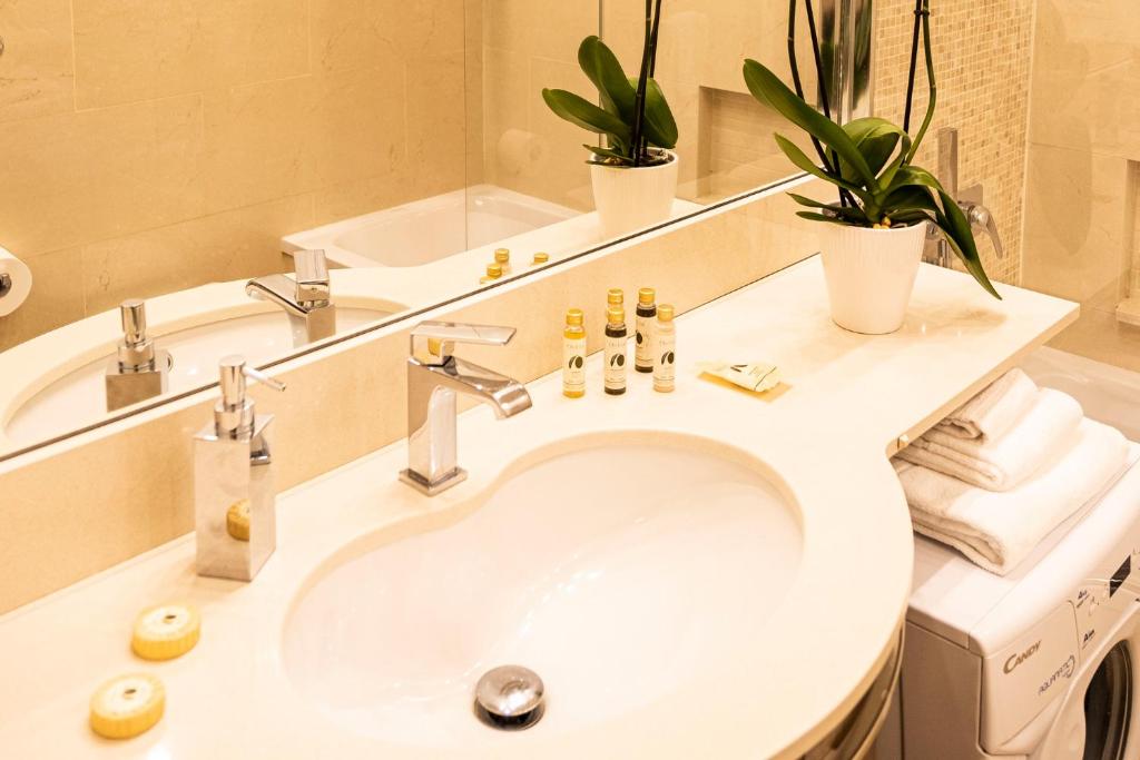 Cathy's Luxury Home - 18