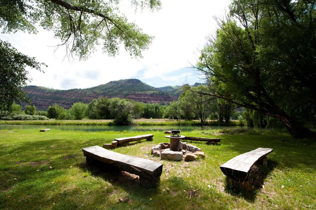 River Bend Ranch - Three-Bedroom Holiday Home